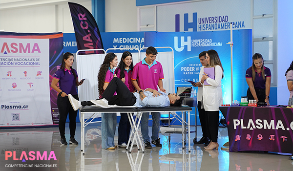 estudiantes conversando - competencias plasma salud 6